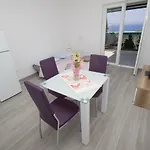 Marija Cizmic 아파트