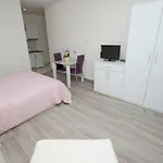 Marija Cizmic 아파트